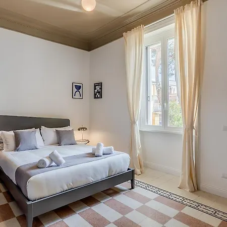 Flowers - Grande Casa A Montesacro アパート ローマ
